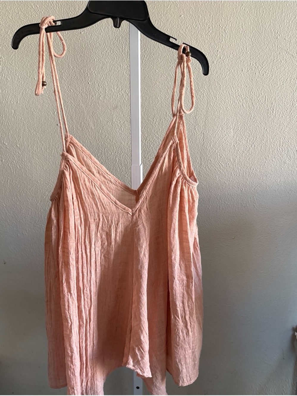 Women’s Pink Tie-Shoulder V-Neck Tank Top Size Small